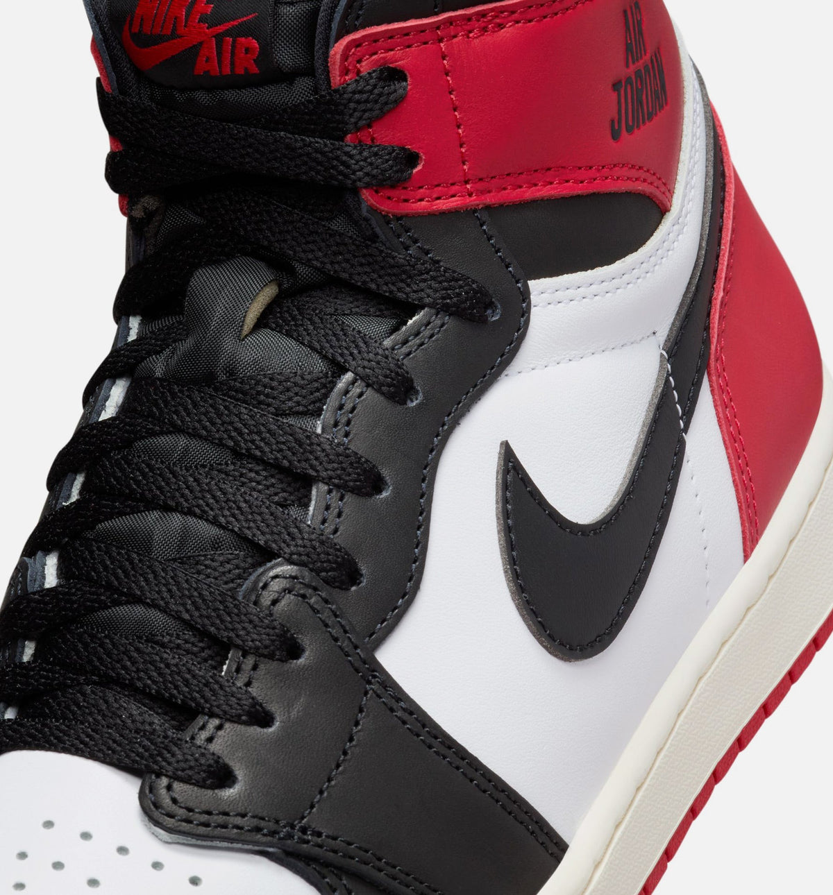 Air Jordan 1 Retro High OG Black Toe Men's Lifestyle Shoes - White/Black/Varsity Red/Sail