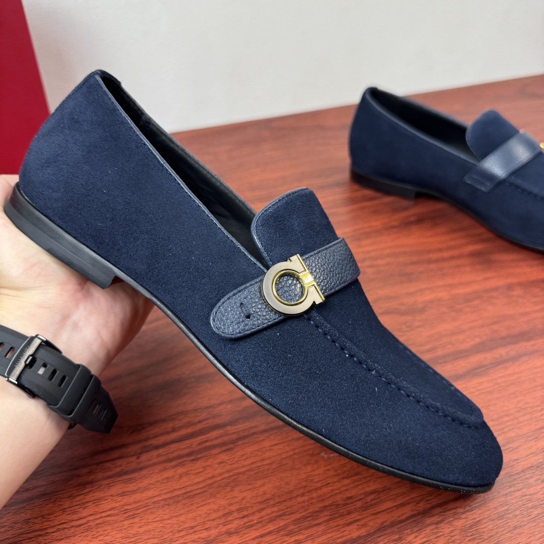 Ferragamo Gancini Buckle Men's Loafers